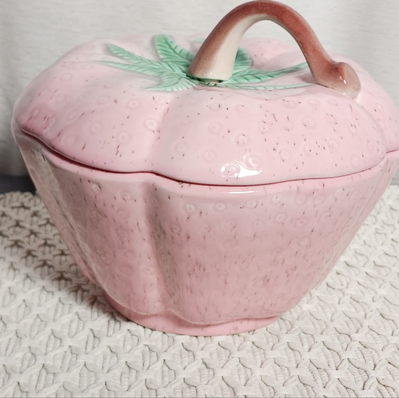 Vintage Mid Century Valley Vista 310 PINK STRAWBERRY Covered Canister Bowl Dish - Picture 2 of 9
